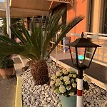 The Lighthouse 4* לאזיסה