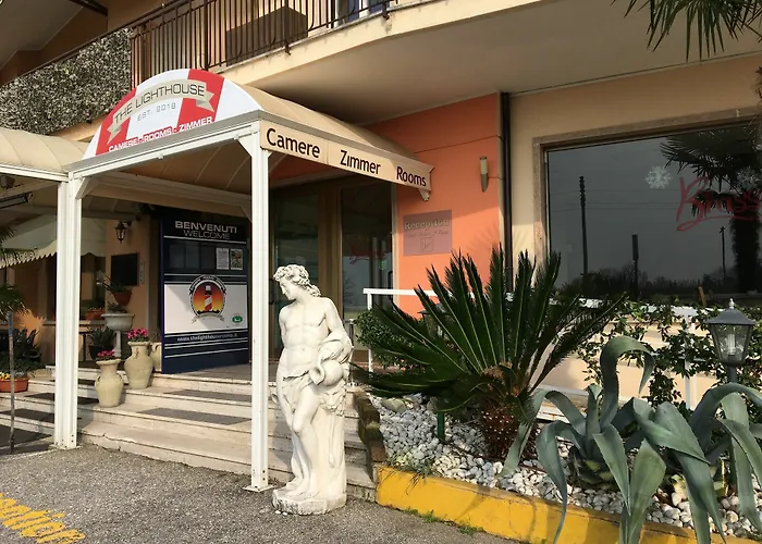 The Lighthouse Casa de hóspedes 4*