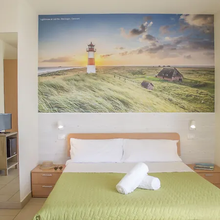 The Lighthouse 4* لاتيزي